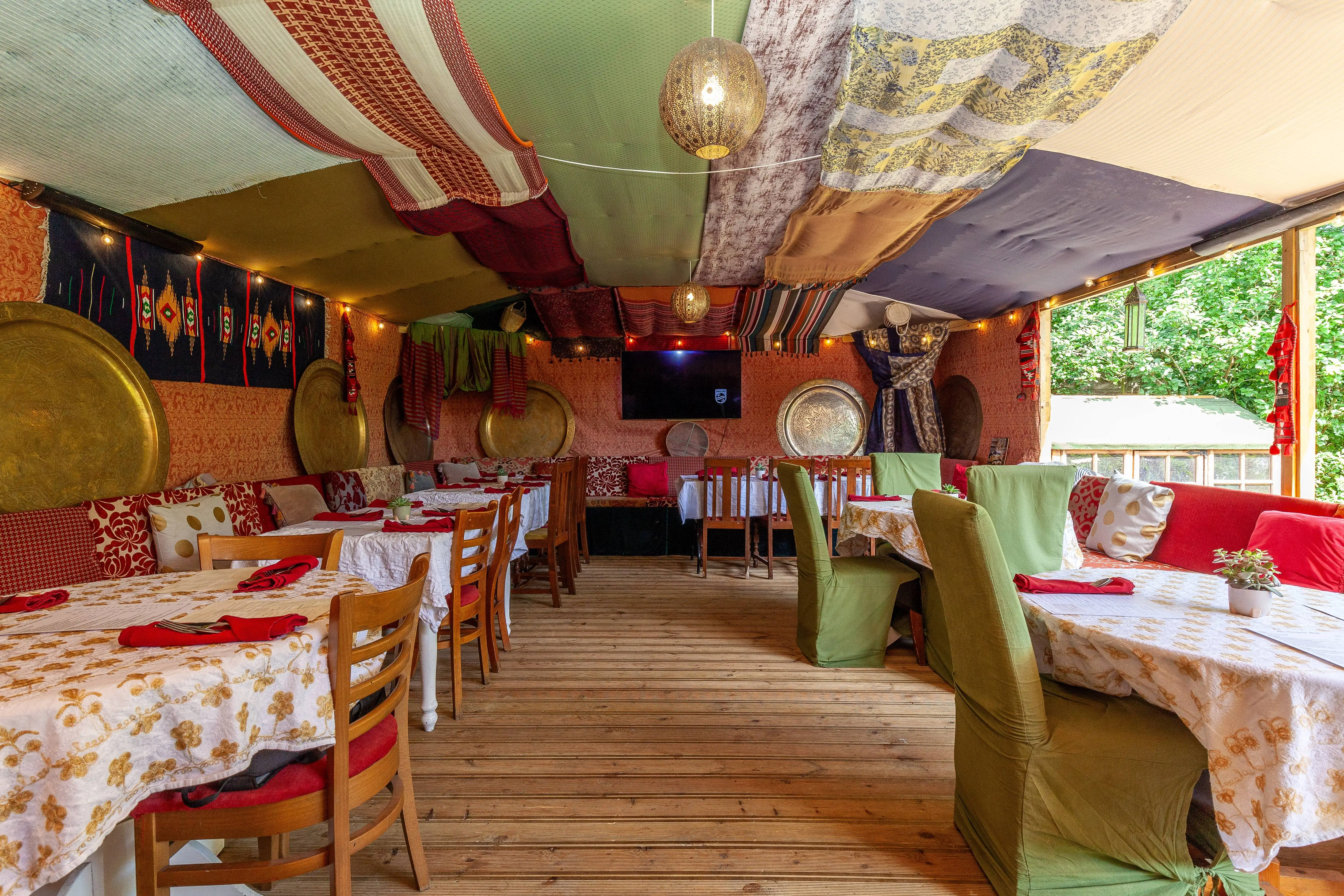 Arabian Loung 6
